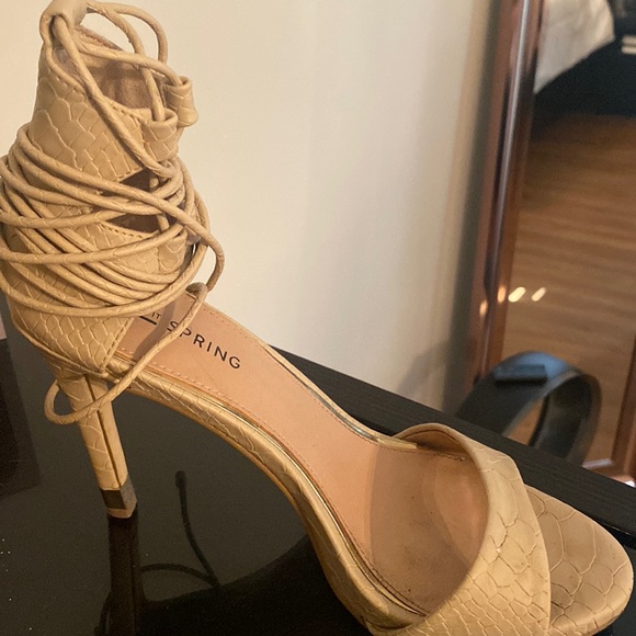 Spring heels - Picture 2 of 2